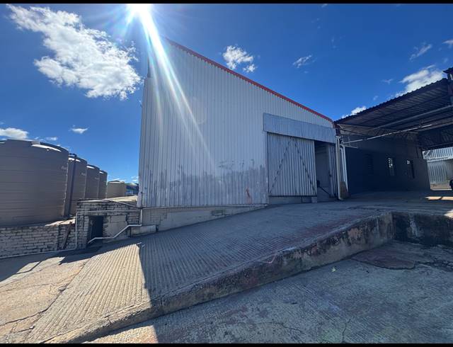 715M² WAREHOUSE TO LET IN WYNBERG